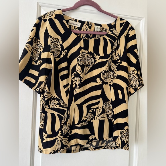 Dana Buchman Tops - ❤️‍🔥50%❤️‍🔥 Dana Buchman Black and Tan Patterned Top